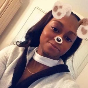 Meet your Posher, Johnisha